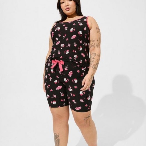 Women's Black Minnie Mouse Shorts - Picture 3 of 6